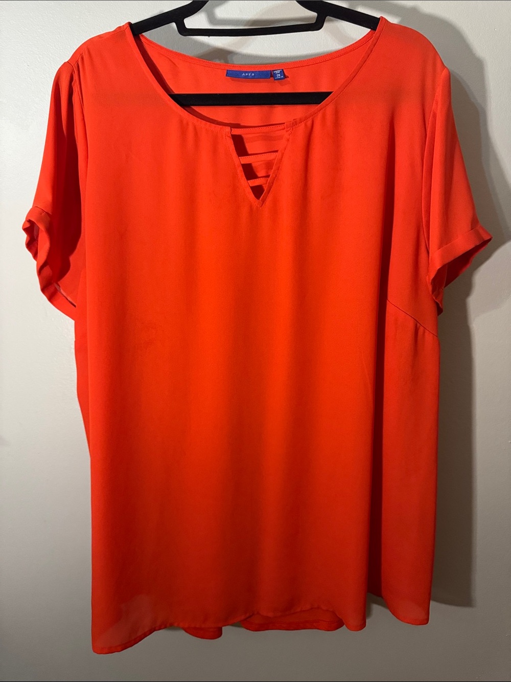 Apt. 9 Women’s V-Neck Short Sleeve Tunic in Vibrant Orange/Red